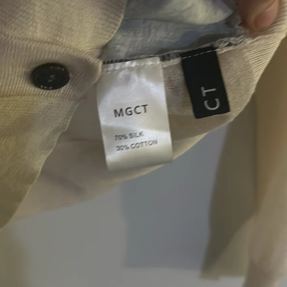 Woman’s MGCT silk forest / floral patterned button down sweater. Size M. - Picture 3 of 7